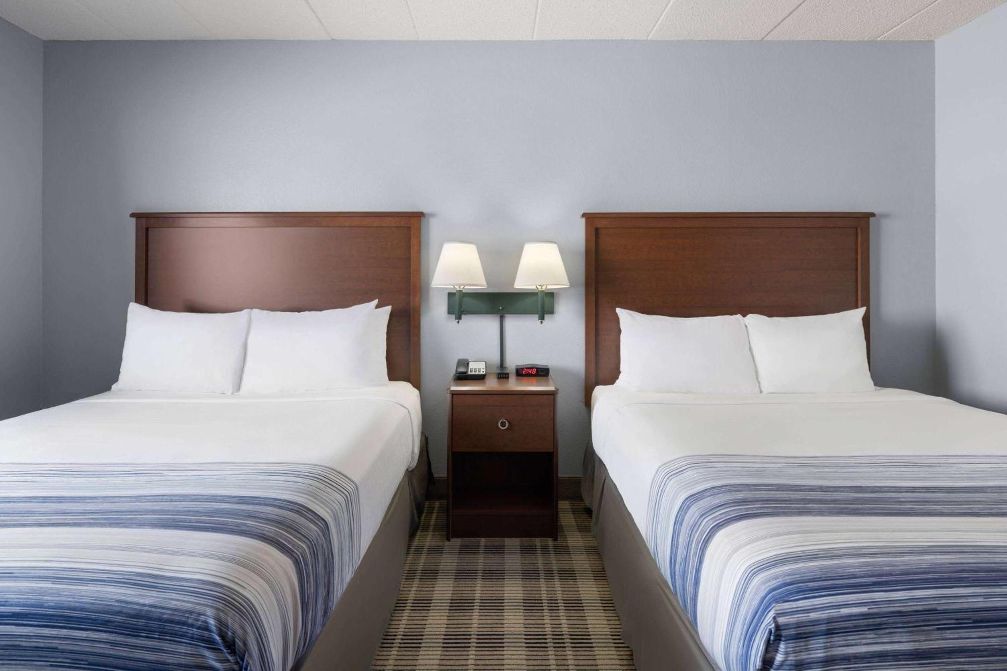 Americinn By Wyndham Stuart Exterior photo